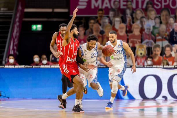 上展现不屈 上展现不屈