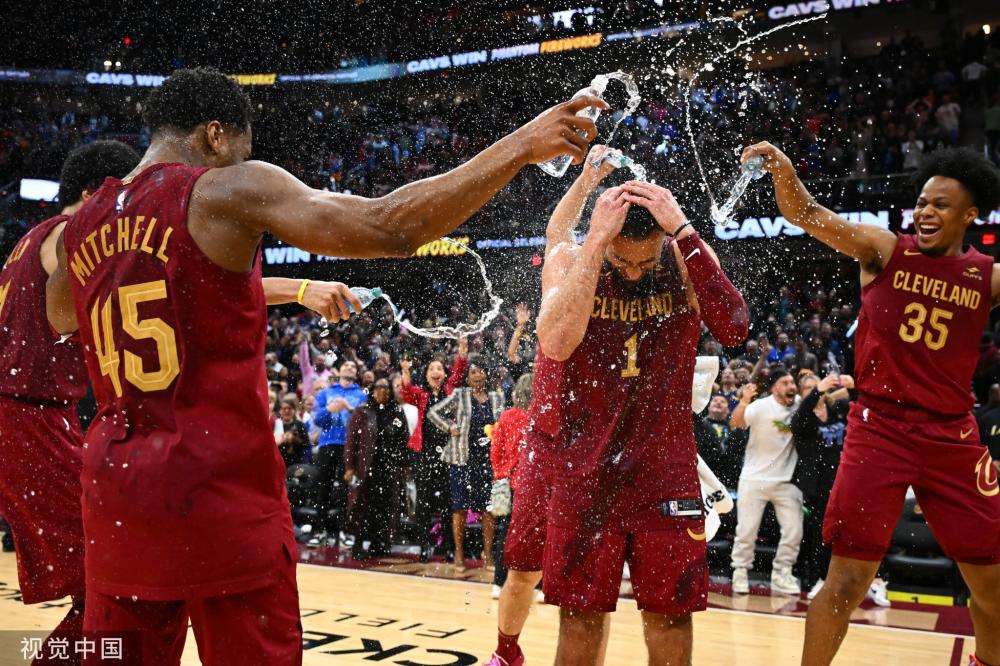 还展示了他 还展示了他