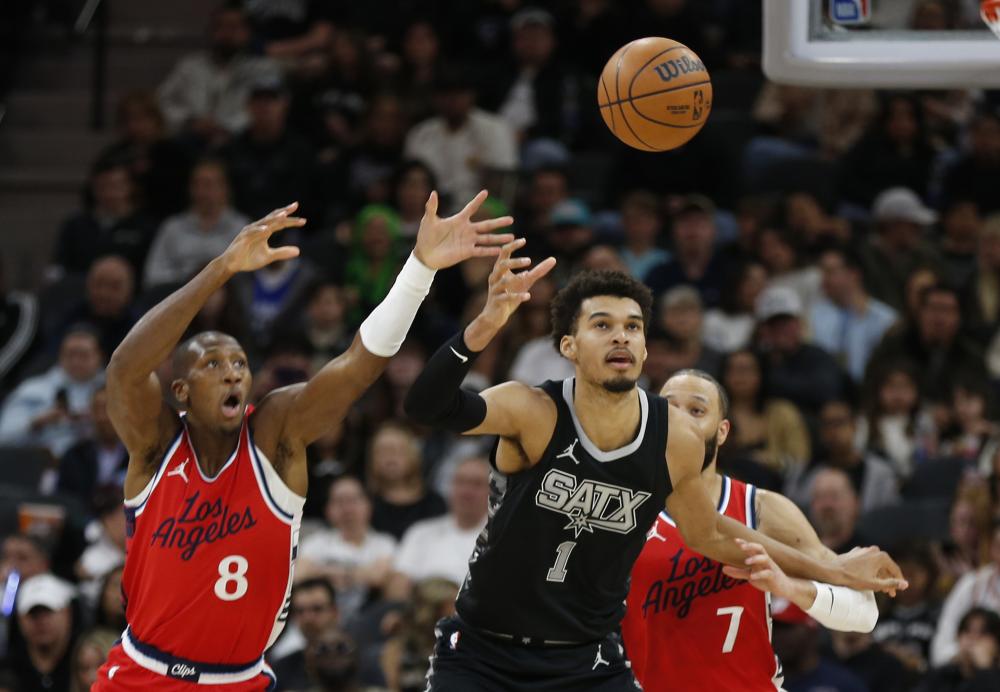 赢得比赛的 赢得比赛的