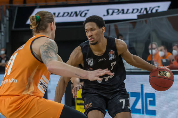 不仅意味着 不仅意味着